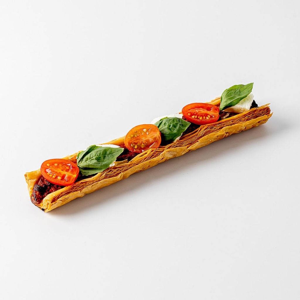 Tomato, Mozzarella & Basil Cravat Cold